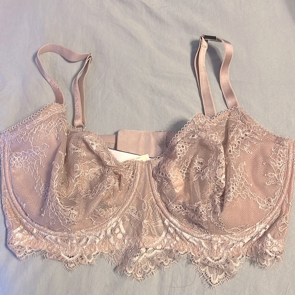 NWT- VICTORIA SECRET DREAM ANGELS BRA!!